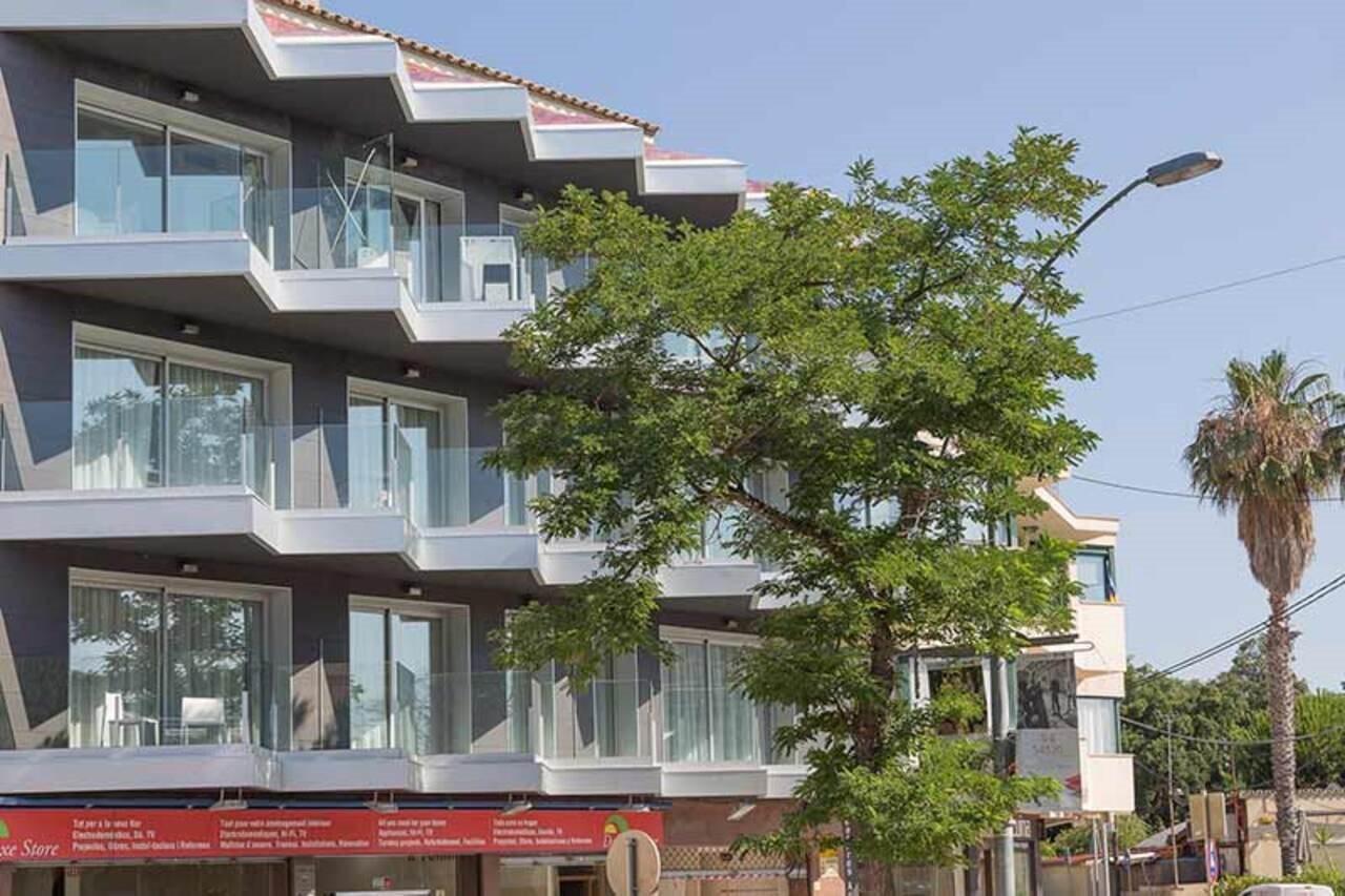 Daro Apartments プラヤ・デアロ エクステリア 写真